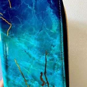 wallet purse for the IPhone 11